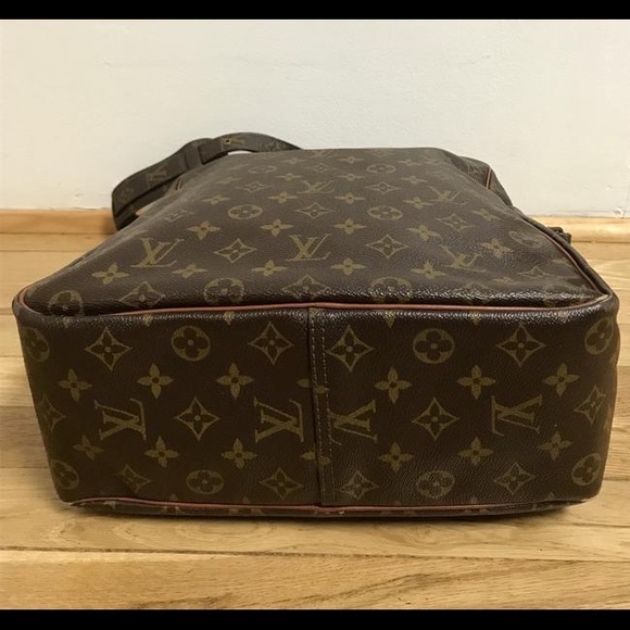 Louis Vuitton
Marceau Brown Monogram Shoulder Bag - Picture 10 of 16
